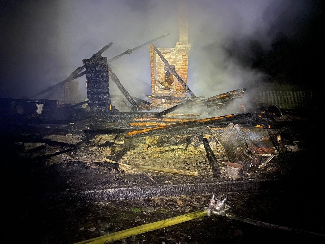 В Тверской области при пожаре в жилом доме погибли три человека