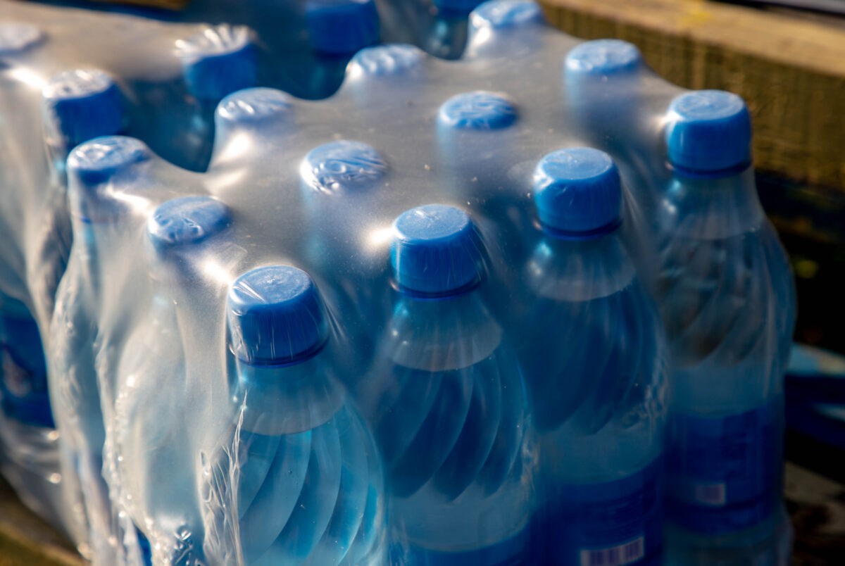 Ученые рассказали, почему бутилированная вода очень опасна для здоровья