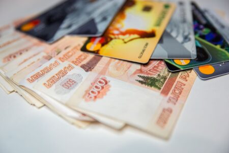Россияне рассказали, сколько денег им нужно для счастья Россияне рассказали, сколько денег им нужно для счастья