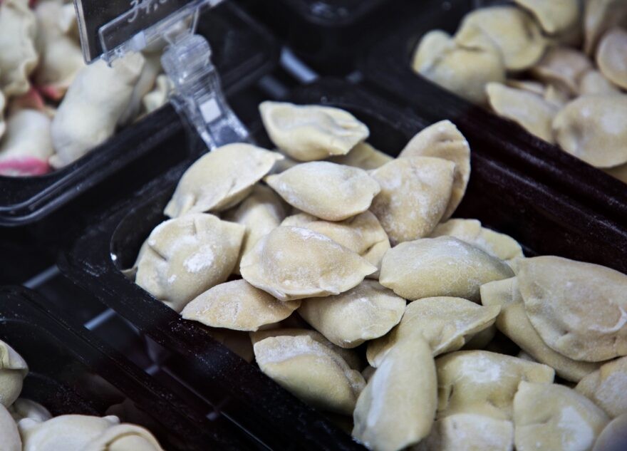 Врач рассказала, почему опасны заводские пельмени
