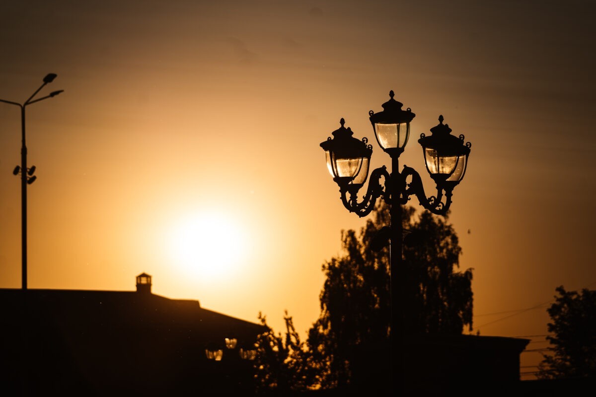 Мощная магнитная буря началась на Земле после выброса плазмы Солнцем