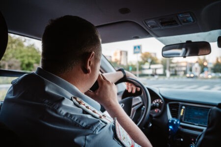 Водителям рассказали, как не лишиться прав за выезд на встречную полосу