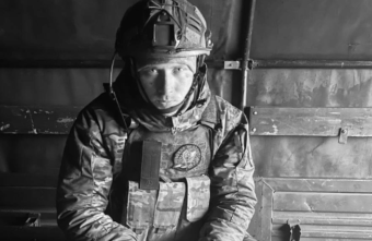 В Тверской области открыли мемориальную доску в честь Александра Курочкина, погибшего на СВО В Тверской области открыли мемориальную доску в честь Александра Курочкина, погибшего на СВО