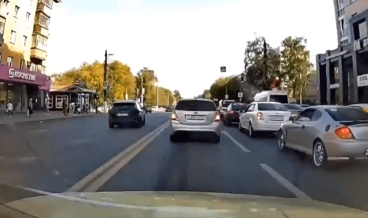 В Твери водитель "Форда" вылетел на встречку