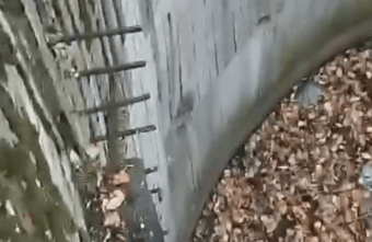 В Тверской области 14-летний подросток застрял в бетонном кольце В Тверской области 14-летний подросток застрял в бетонном кольце