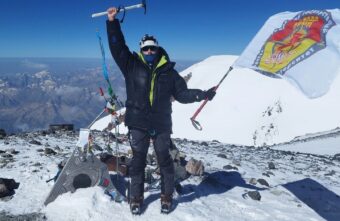 Член турклуба ТвГТУ «Азимут» в составе группы туристов покорил Эльбрус