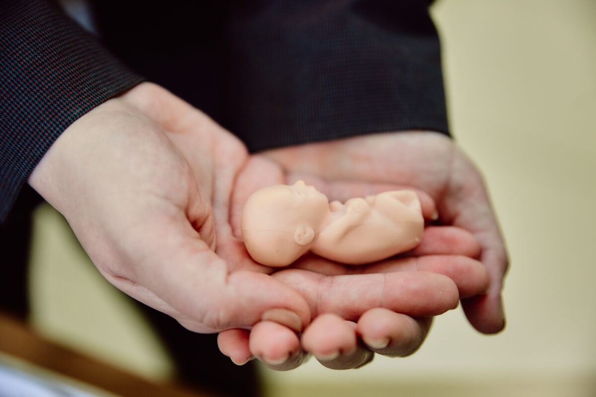 В Госдуме предложили обязать супругов консультироваться у психолога до развода В Госдуме предложили обязать супругов консультироваться у психолога до развода