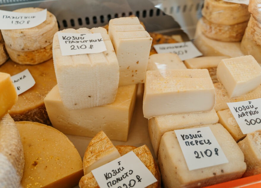 Эксперт перечислила признаки качественного сыра