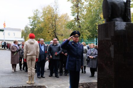 В Тверской области открыли бюст в честь партизанки Ины Константиновой
