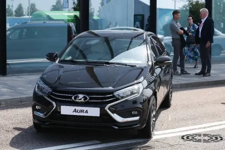 В России началось серийное производство автомобилей Lada Aura