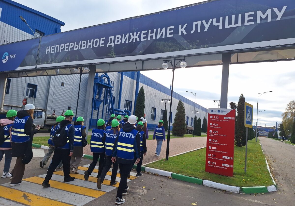 Школьники и студенты Тверской области знакомятся с работой ведущих предприятий