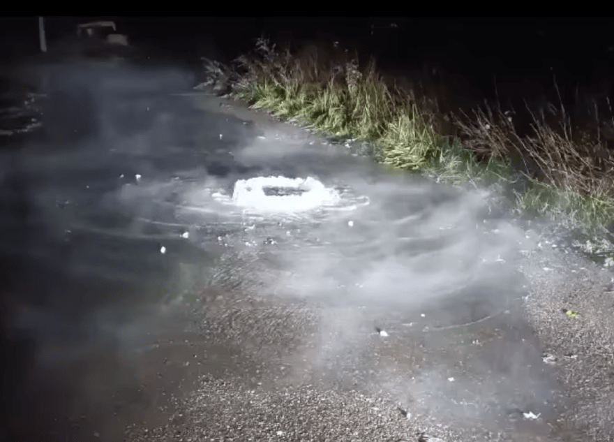 Микрорайон в Твери заливают канализационные нечистоты