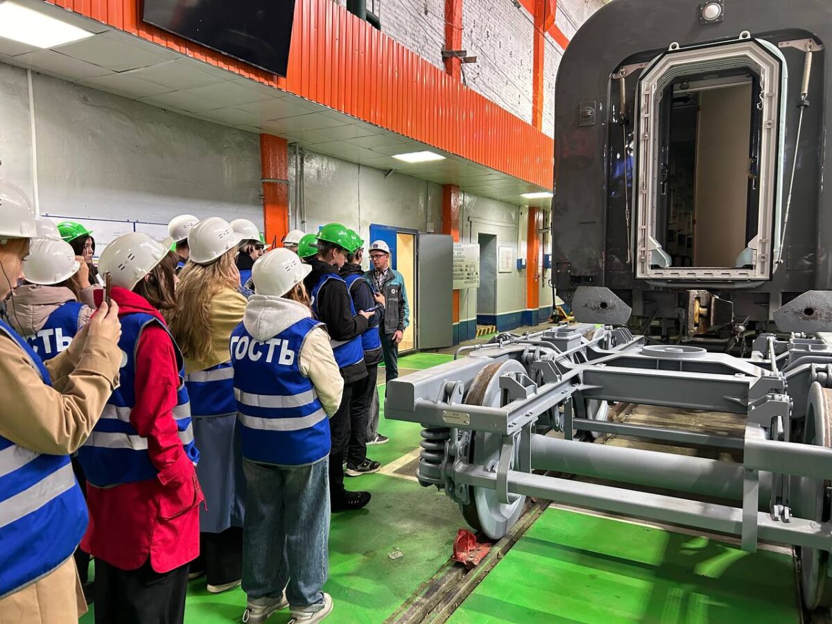 Школьники и студенты Тверской области знакомятся с работой ведущих предприятий