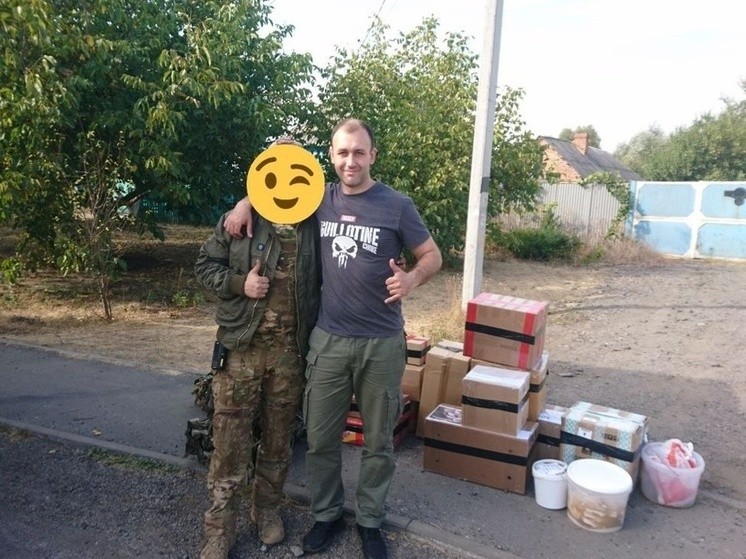 Жителю поселка Оленино и его товарищам в зону СВО направили гуманитарный груз