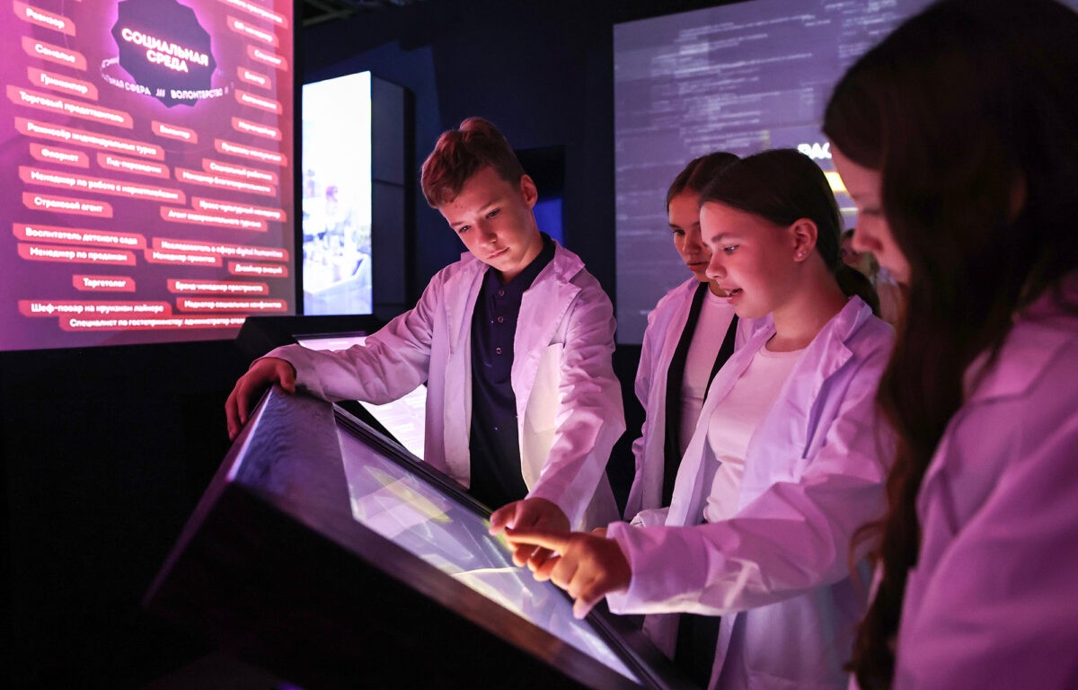 Порядка 5600 школьников Верхневолжья посетили выставку «Лаборатория будущего»