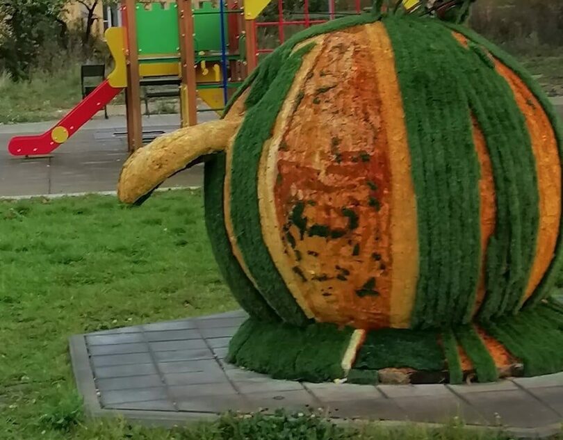 В Тверской области вандалы разгромили детскую площадку