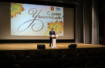 Игорь Руденя и Владимир Васильев поздравили представителей сферы образования Тверской области Игорь Руденя и Владимир Васильев поздравили представителей сферы образования Тверской области