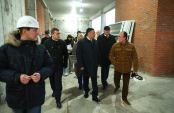 Игорь Руденя проинспектировал ход строительства ДОКБ и поставил задачи по обеспечению функционирования медучреждения Игорь Руденя проинспектировал ход строительства ДОКБ и поставил задачи по обеспечению функционирования медучреждения