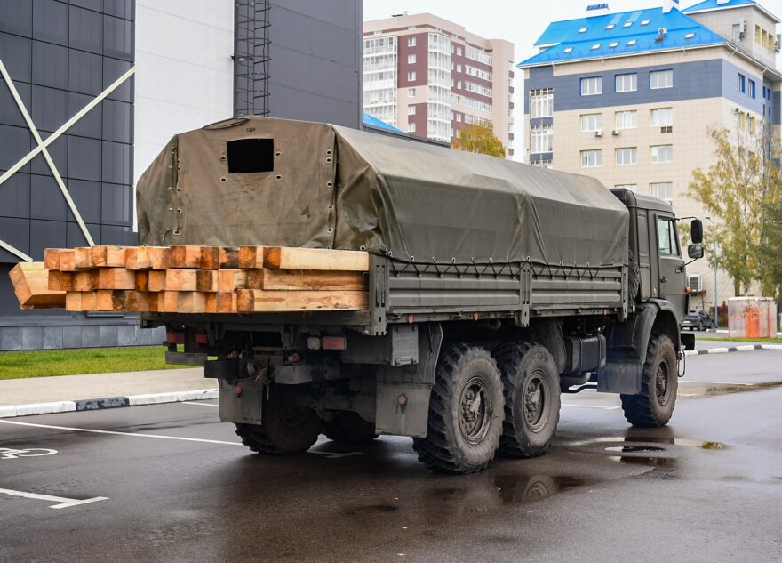 Школьники из Твери и студенты из Торжка приняли участие в формировании очередного гуманитарного груза для бойцов СВО
