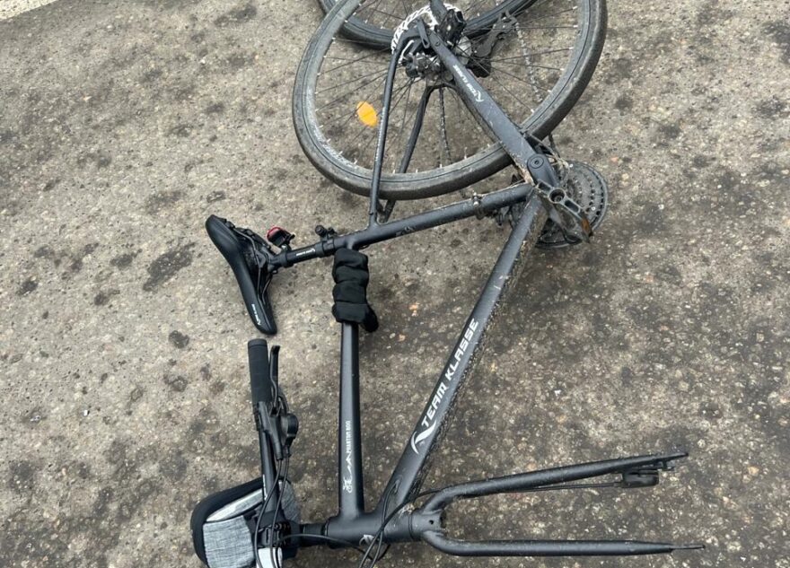 В Тверской области велосипедиста увезли на скорой после аварии В Тверской области велосипедиста увезли на скорой после аварии