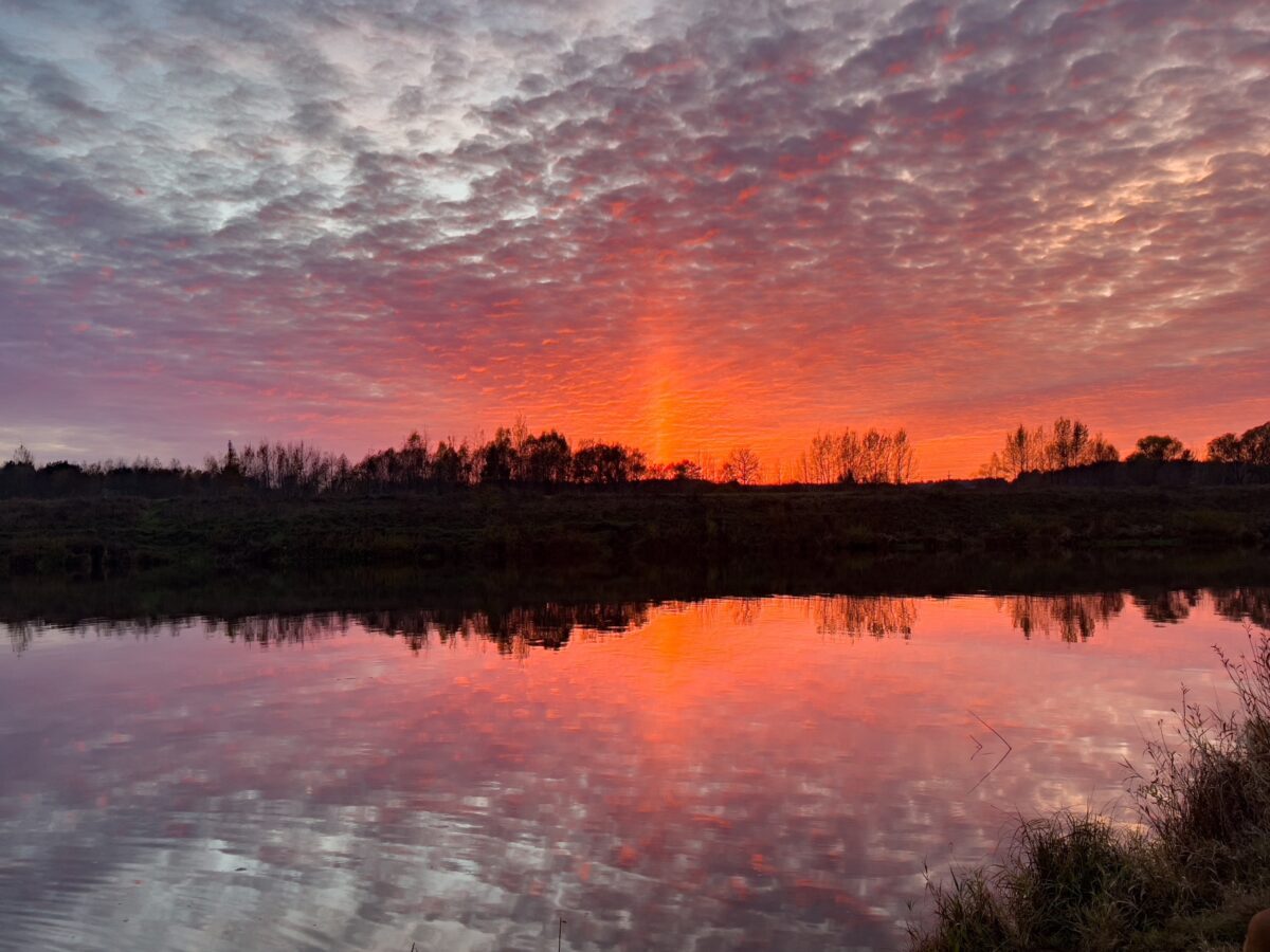 В Тверской области заметили ярчайший световой столб