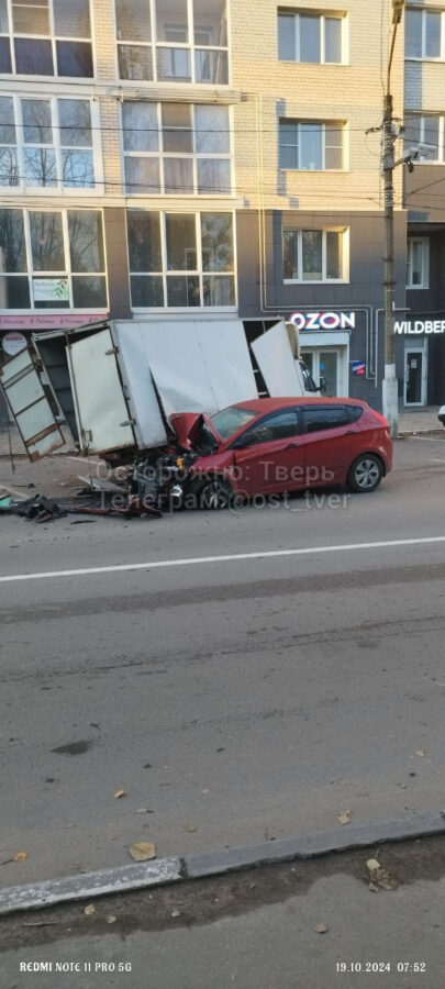 В Твери Solaris за ночь устроил сразу несколько аварий