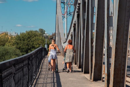В России могут разрешить многодетным семьям тратить маткапитал на покупку машины