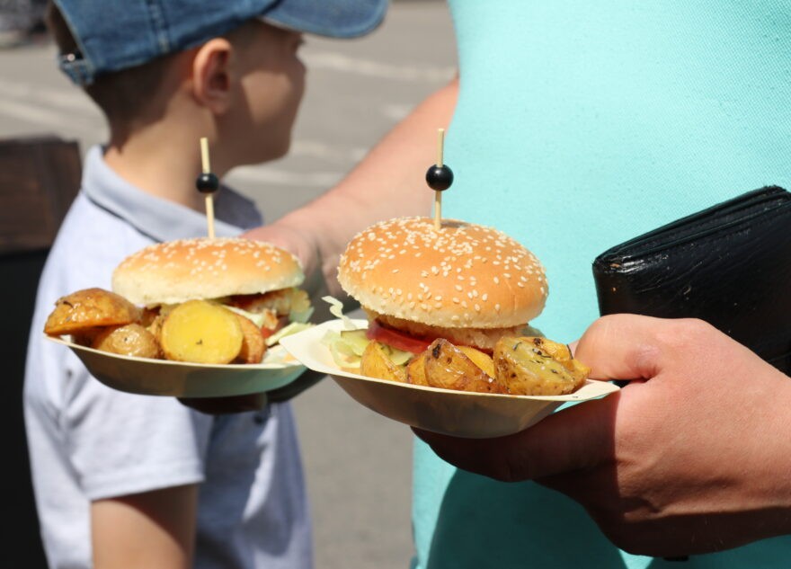 Врач рассказала, какая пища опасна для сосудов