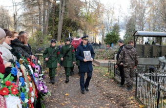 В Тверской области простились с погибшим на СВО разведчиком-снайпером В Тверской области простились с погибшим на СВО разведчиком-снайпером