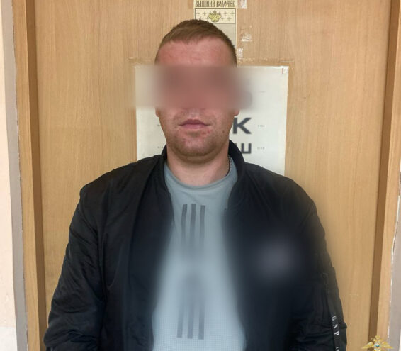 В Тверской области задержали мужчину с крупной партией наркотиков В Тверской области задержали мужчину с крупной партией наркотиков