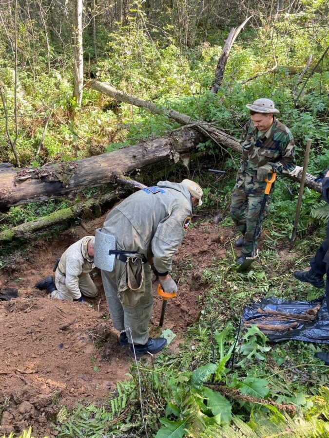 Тверские поисковики нашли неучтенное захоронение красноармейцев
