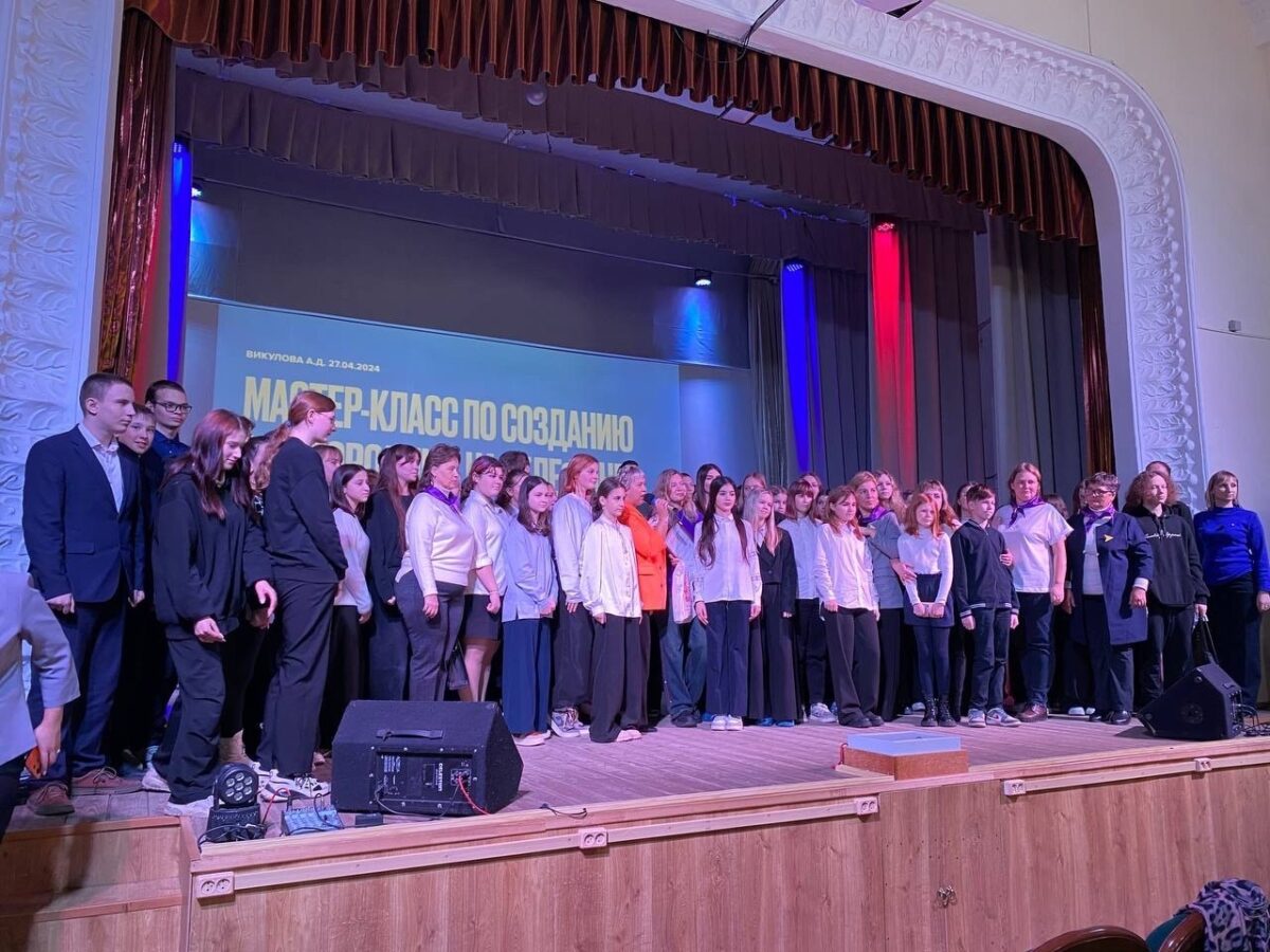 Главный эксперт РИА Верхневолжье рассказала школьникам о мобильной журналистике и создании видео на телефоне