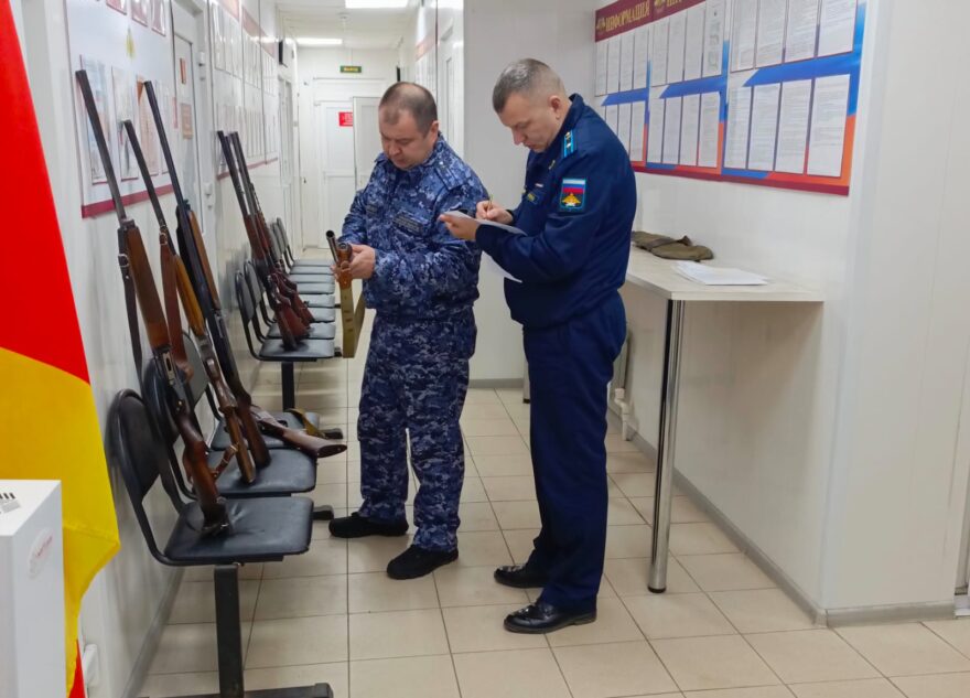 Росгвардия Твери передала партию гражданского оружия для нужд СВО