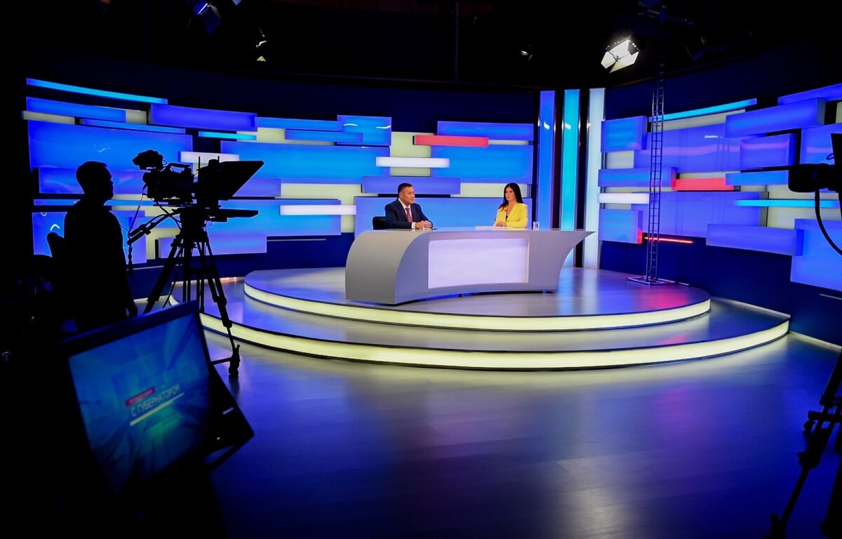 Отопление, восстановление Торопца: Игорь Руденя ответил на актуальные вопросы в прямом эфире