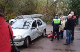 В Тверской области мотоциклист столкнулся с легковушкой В Тверской области мотоциклист столкнулся с легковушкой