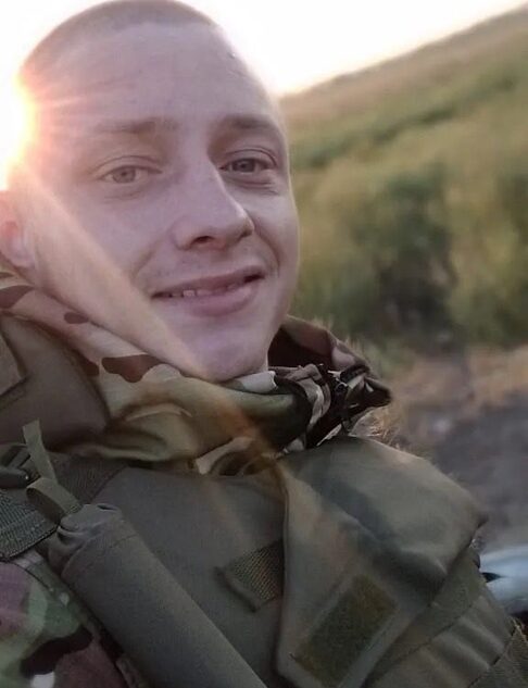 В Тверской области простятся с геройски погибшим рядовым Кириллом Логиновым В Тверской области простятся с геройски погибшим рядовым Кириллом Логиновым