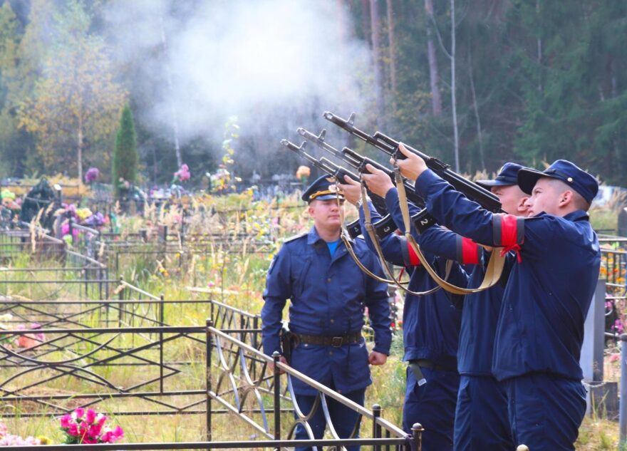 В Тверской области простились с бойцом Артёмом Николаевым