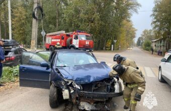В городе Тверской области огнеборцы ликвидировали последствия ДТП