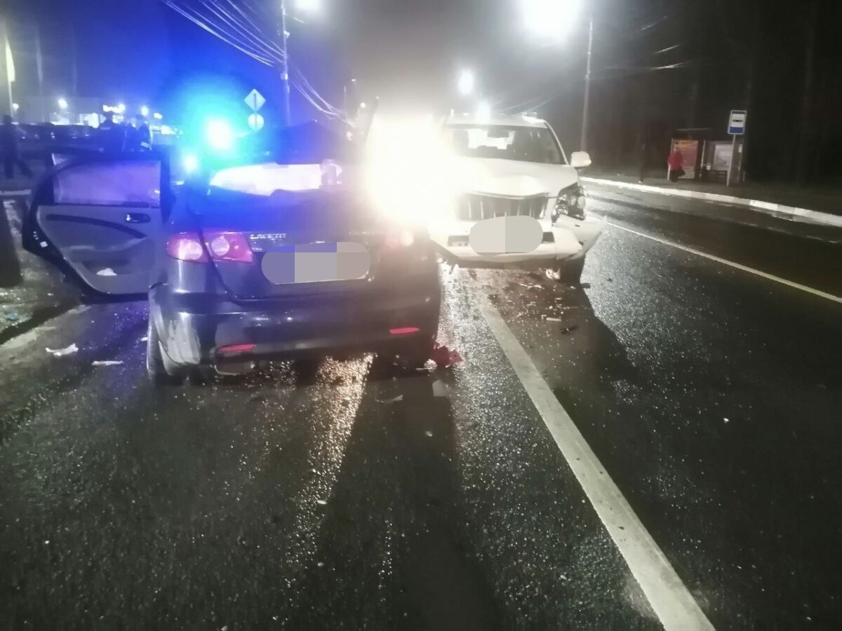 Водитель и ребенок попали в реанимацию после ДТП в Твери