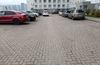 В Твери 8-летняя девочка попала под колёса "Ауди"