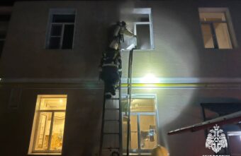 В Тверской области загорелась одна из квартир в жилом доме В Тверской области загорелась одна из квартир в жилом доме