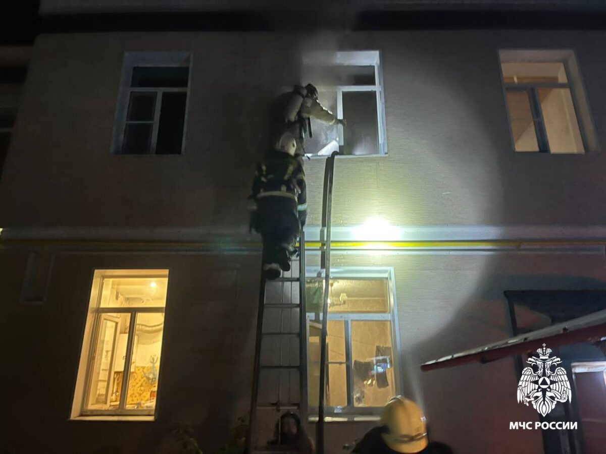 В Тверской области загорелась одна из квартир в жилом доме В Тверской области загорелась одна из квартир в жилом доме