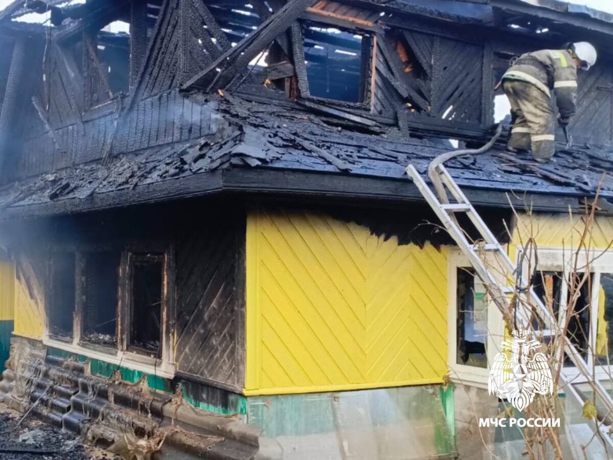 Из-за неисправного дымохода в Тверской области вспыхнул дачный дом Из-за неисправного дымохода в Тверской области вспыхнул дачный дом