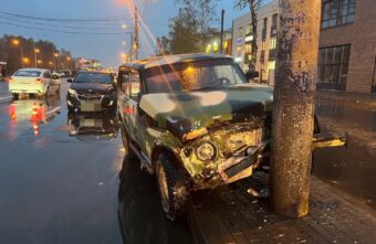 73-летняя женщина-водитель пострадала в ДТП в Твери 73-летняя женщина-водитель пострадала в ДТП в Твери