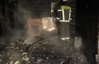 Огонь уничтожил баню в СНТ под Тверью