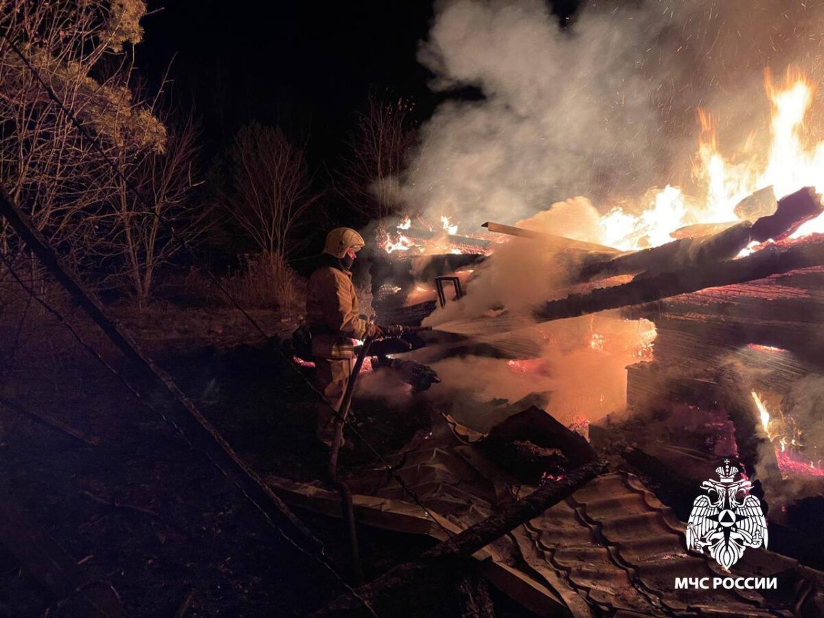 В Тверской области короткое замыкание уничтожило дачу В Тверской области короткое замыкание уничтожило дачу