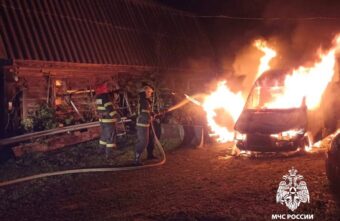 Ночью в Тверской области сгорел Mercedes Ночью в Тверской области сгорел Mercedes