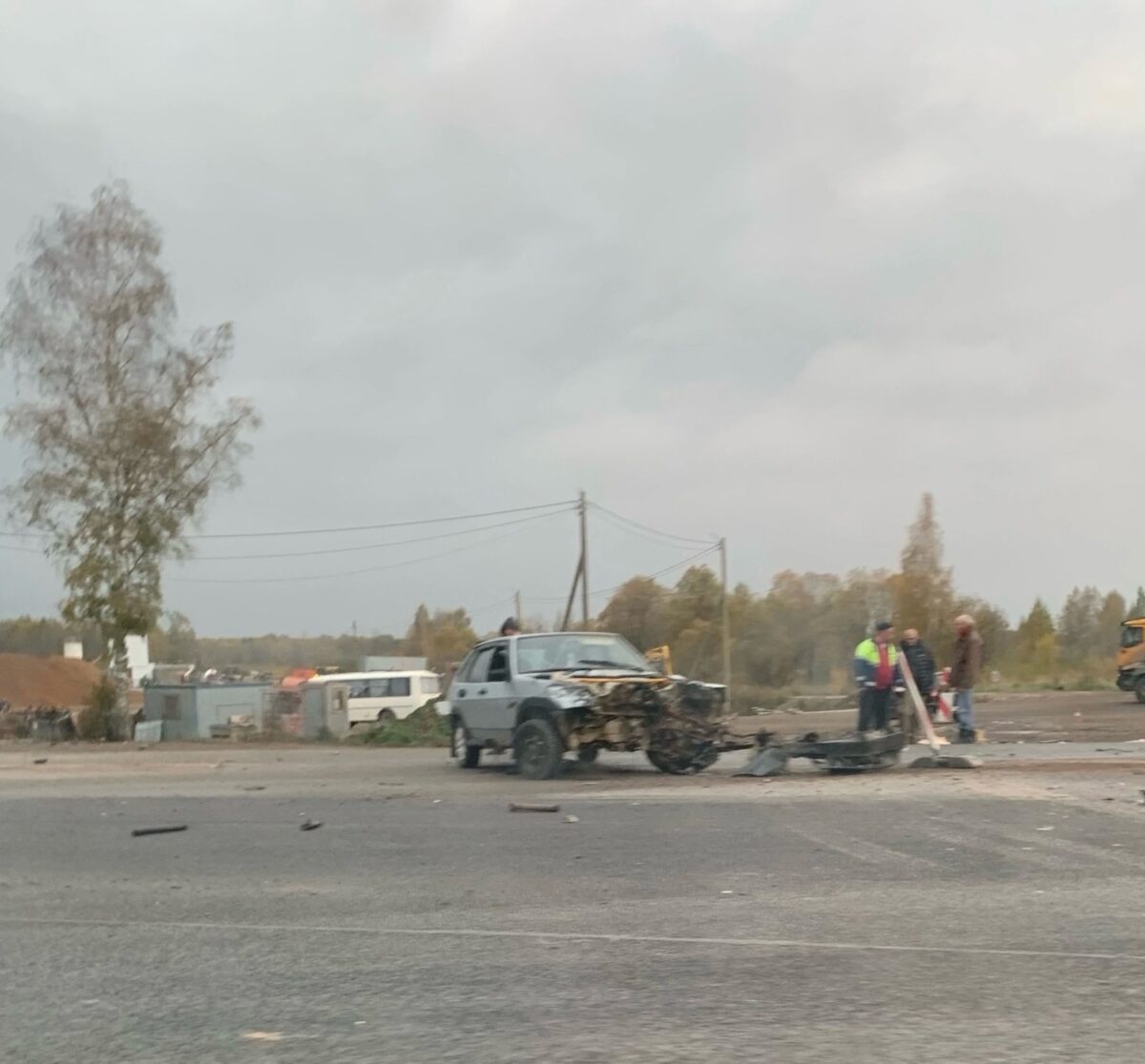 В Тверской области от сильного удара у легковушки оторвало двигатель