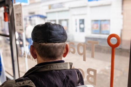 В Твери на две недели закрыли автобусную остановку В Твери на две недели закрыли автобусную остановку