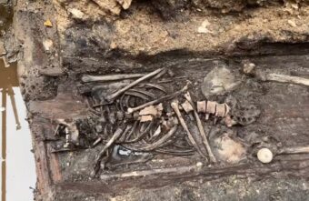 Возле собора в Торжке нашли захоронения XV века Возле собора в Торжке нашли захоронения XV века